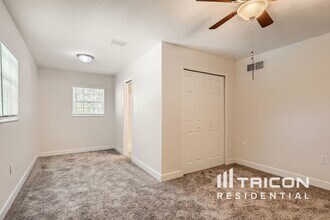 285 W Oak Hill Rd in Mount Dora, FL - Building Photo - Building Photo