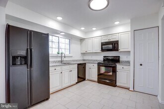 6012 Westbourne Pl in Centreville, VA - Building Photo - Building Photo