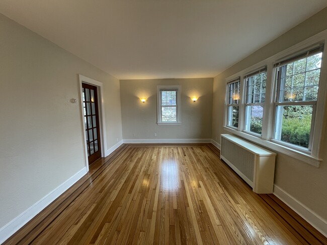 464 Central Ave in Bethpage, NY - Foto de edificio - Building Photo