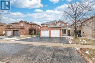 5359 Bullrush Dr in Mississauga, ON - Building Photo