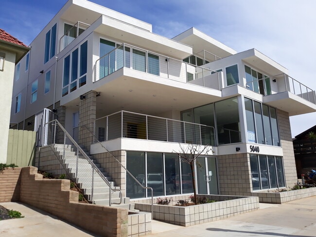 5040 Santa Monica Ave, Unit 4