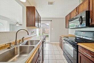 3908 Colorado Ave in Dickinson, TX - Building Photo - Building Photo