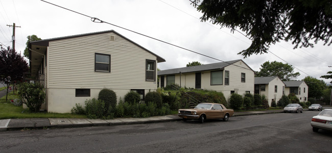 Franklin Court Apartments