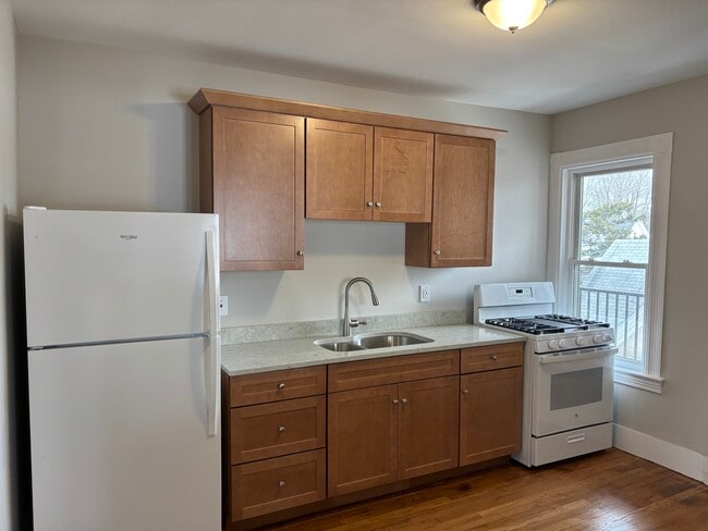 206 Jewett St, Unit 3, Unit 3