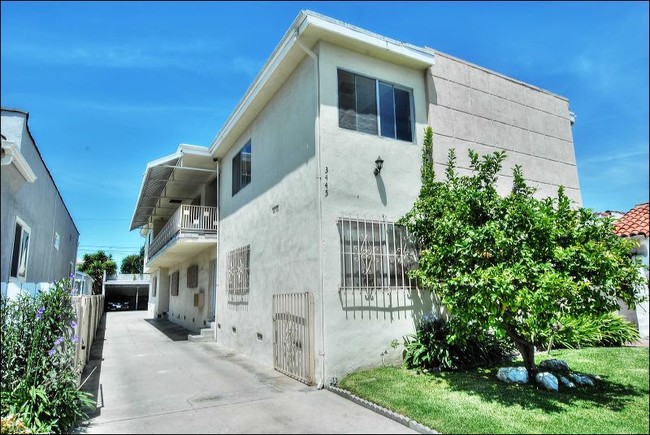 3445 Edgehill Dr in Los Angeles, CA - Building Photo - Building Photo