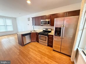 3013 W Cabot St in Philadelphia, PA - Foto de edificio - Building Photo
