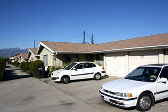 714 E Newmark Ave in Monterey Park, CA - Foto de edificio - Building Photo