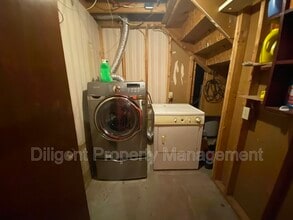 1556 Redwood Dr in Peterborough, ON - Building Photo - Building Photo