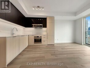 308 Jarvis St in Toronto, ON - Building Photo - Building Photo