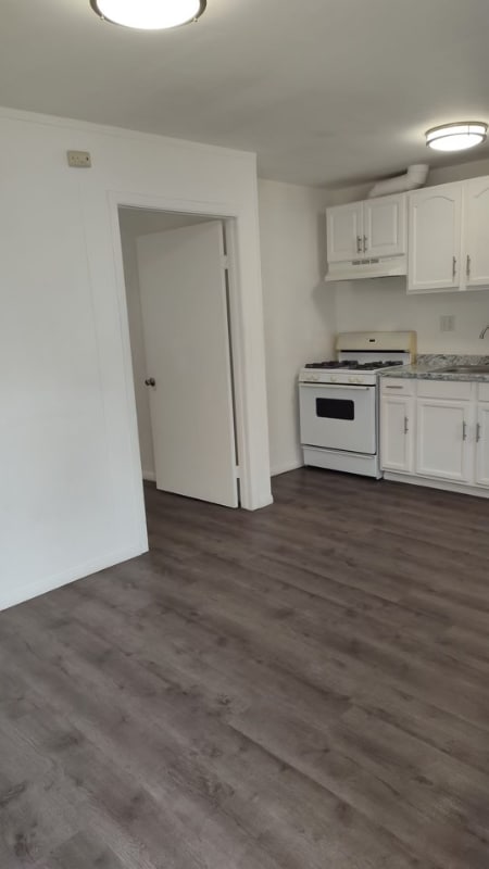 property at 101 E Barbara St
