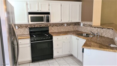 1712 Matador Way in Las Vegas, NV - Building Photo - Building Photo