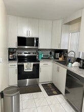 200 Lake Carol Dr in West Palm Beach, FL - Building Photo - Building Photo