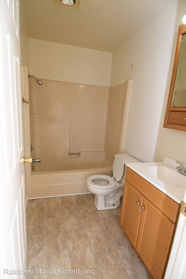 275 Rose Ave in Winston, OR - Building Photo - Building Photo