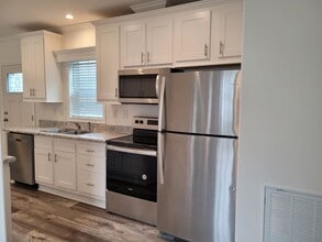 5600 Jennie St in Zephyrhills, FL - Building Photo - Building Photo