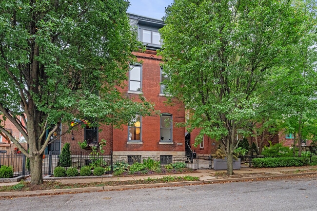 2014 James St in St. Louis, MO - Building Photo - Building Photo