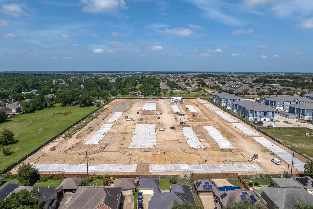 Amplify Tomball in Tomball, TX - Building Photo