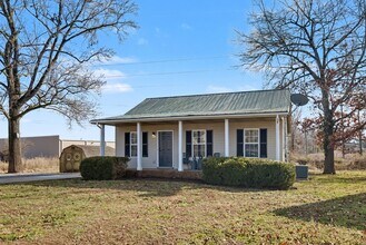 256 Fritz Cir in Clarksville, TN - Foto de edificio - Building Photo