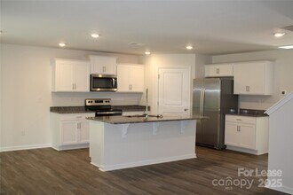 2295 Mdw Strm Dr in Sherrills Ford, NC - Building Photo - Building Photo