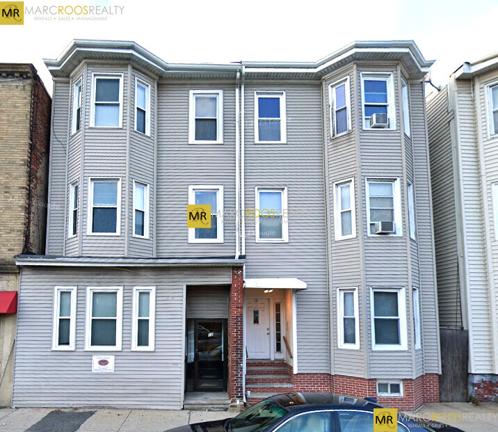 12 Chelsea St, Unit 3A in Boston, MA - Building Photo