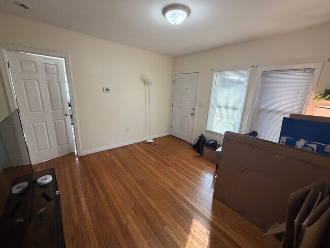 30 Linden St, Unit 30 in Boston, MA - Foto de edificio - Building Photo