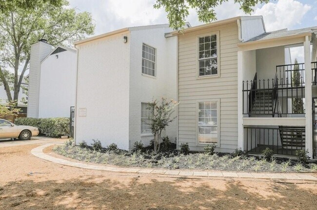 4717 Columbia Ave in Dallas, TX - Foto de edificio - Building Photo