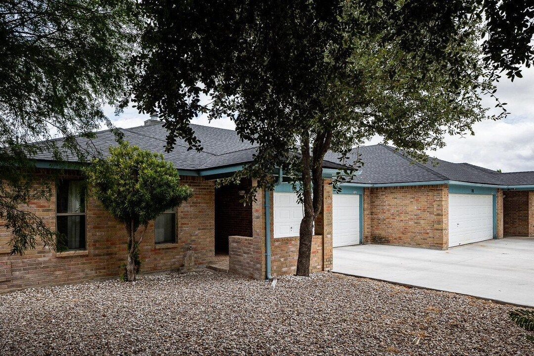 781 Lago Vista Dr in Del Rio, TX - Building Photo