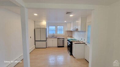 22 Virginia Ave in Hudson, NY - Building Photo - Building Photo