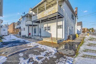 1007 Washburn St in Scranton, PA - Building Photo