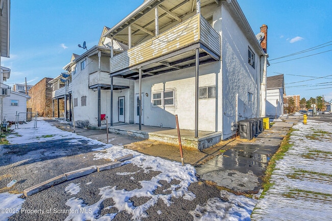 property at 1007 Washburn St