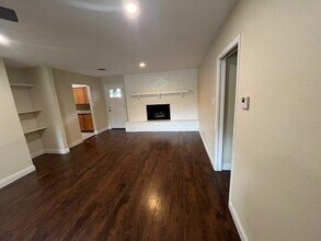 188 Oakhurst Dr in Bedford, TX - Building Photo - Building Photo