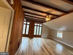 1 Breakneck Rd in Medford, NJ - Foto de edificio - Building Photo