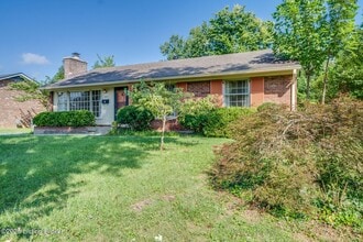 1915 Buttonwood Rd in Louisville, KY - Building Photo - Building Photo