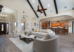 103 Rio Grande Dr in Blanco, TX - Foto de edificio - Building Photo