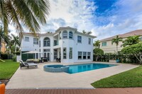 1121 Harbor Ct in Hollywood, FL - Foto de edificio - Building Photo