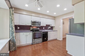 2983 Borge St in Oakton, VA - Building Photo - Building Photo