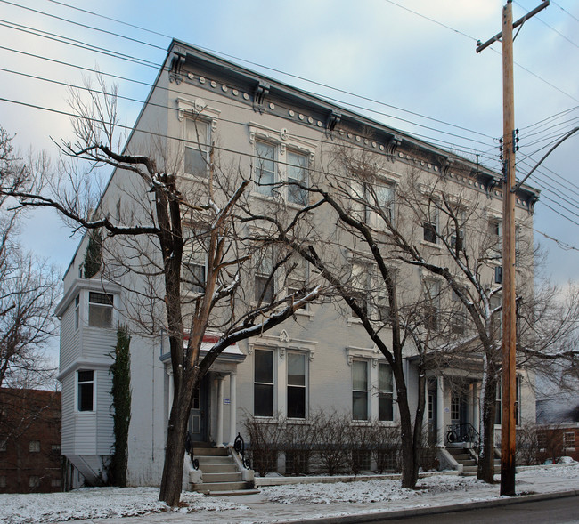 130-134 William Howard Taft Rd in Cincinnati, OH - Foto de edificio - Building Photo