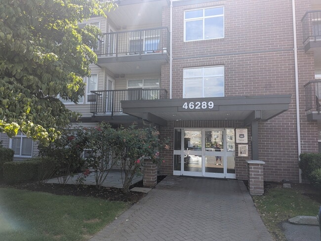 46289 Yale Rd in Chilliwack, BC - Building Photo - Building Photo