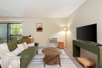 2348 S Vermont St in Portland, OR - Building Photo - Building Photo