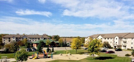 Echo Manor in Hutchinson, MN - Foto de edificio - Building Photo