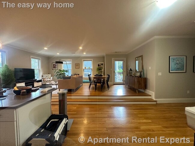 16 Linden Ave in Somerville, MA - Foto de edificio - Building Photo