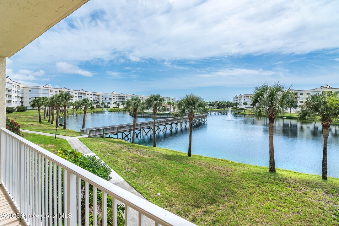 8921 Lake Dr in Cape Canaveral, FL - Building Photo