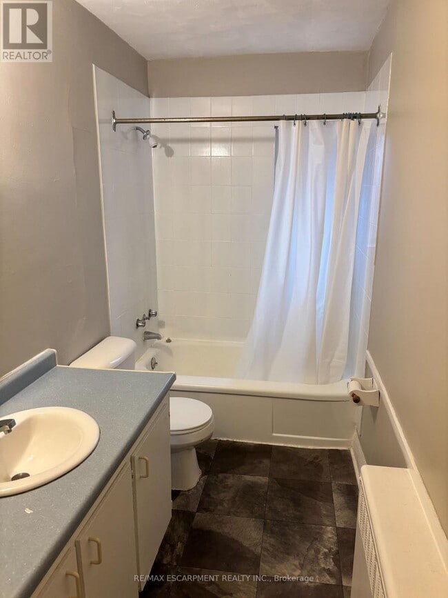 property at 5473 Ontario Ave