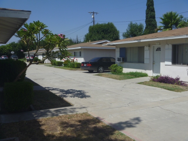 1901-1919 Houston Ave in Fullerton, CA - Building Photo - Building Photo