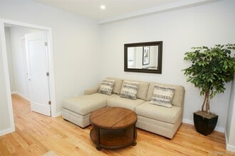 215 E Broadway in Long Beach, NY - Building Photo - Building Photo