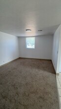 208 N Brunswick St in Wichita, KS - Building Photo - Building Photo