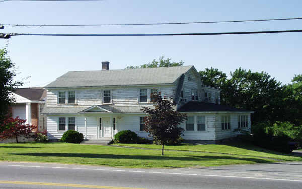 186 Worcester St in North Grafton, MA - Foto de edificio