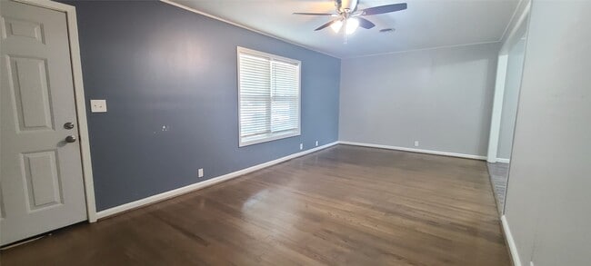1418 N Roberson St in Conroe, TX - Building Photo - Building Photo