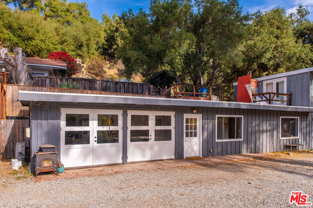 1710 Topanga Skyline Dr in Topanga, CA - Building Photo