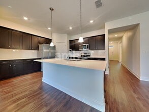 33817 Widman Way in Zephyrhills, FL - Foto de edificio - Building Photo