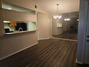 4410 Putting Green in San Antonio, TX - Building Photo - Building Photo